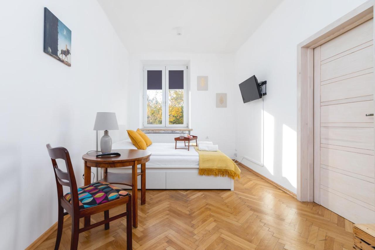 Old Town Apartments Basztowa By Renters Kraków Eksteriør billede
