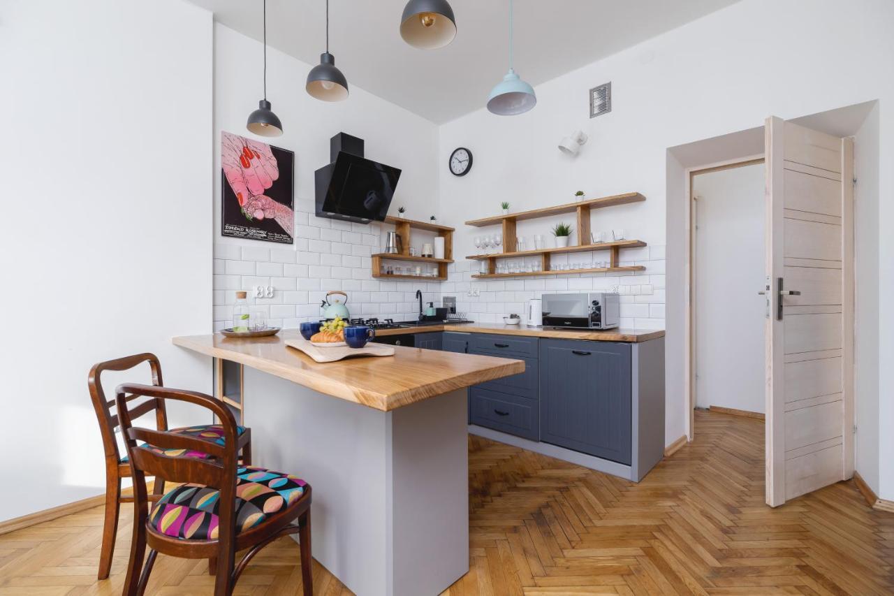 Old Town Apartments Basztowa By Renters Kraków Eksteriør billede