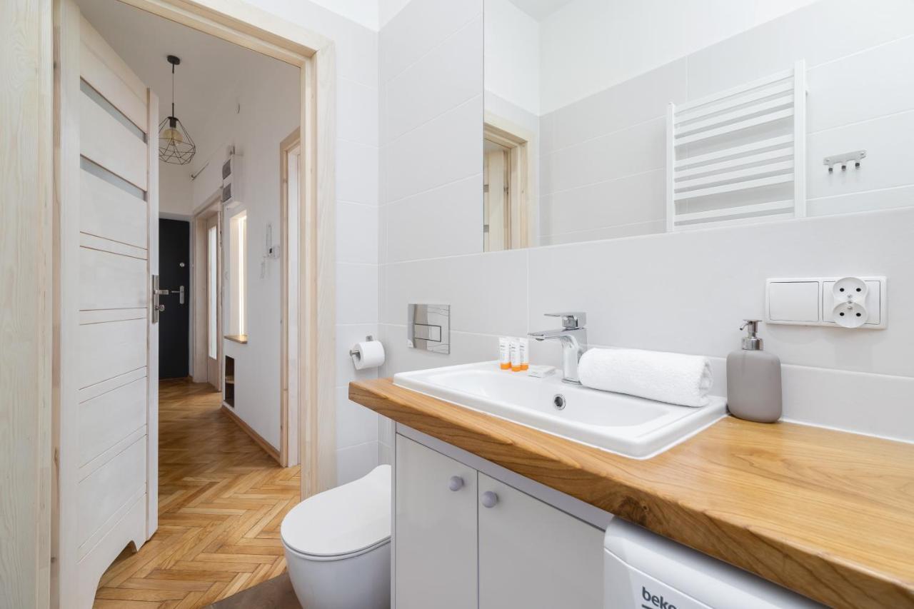 Old Town Apartments Basztowa By Renters Kraków Eksteriør billede