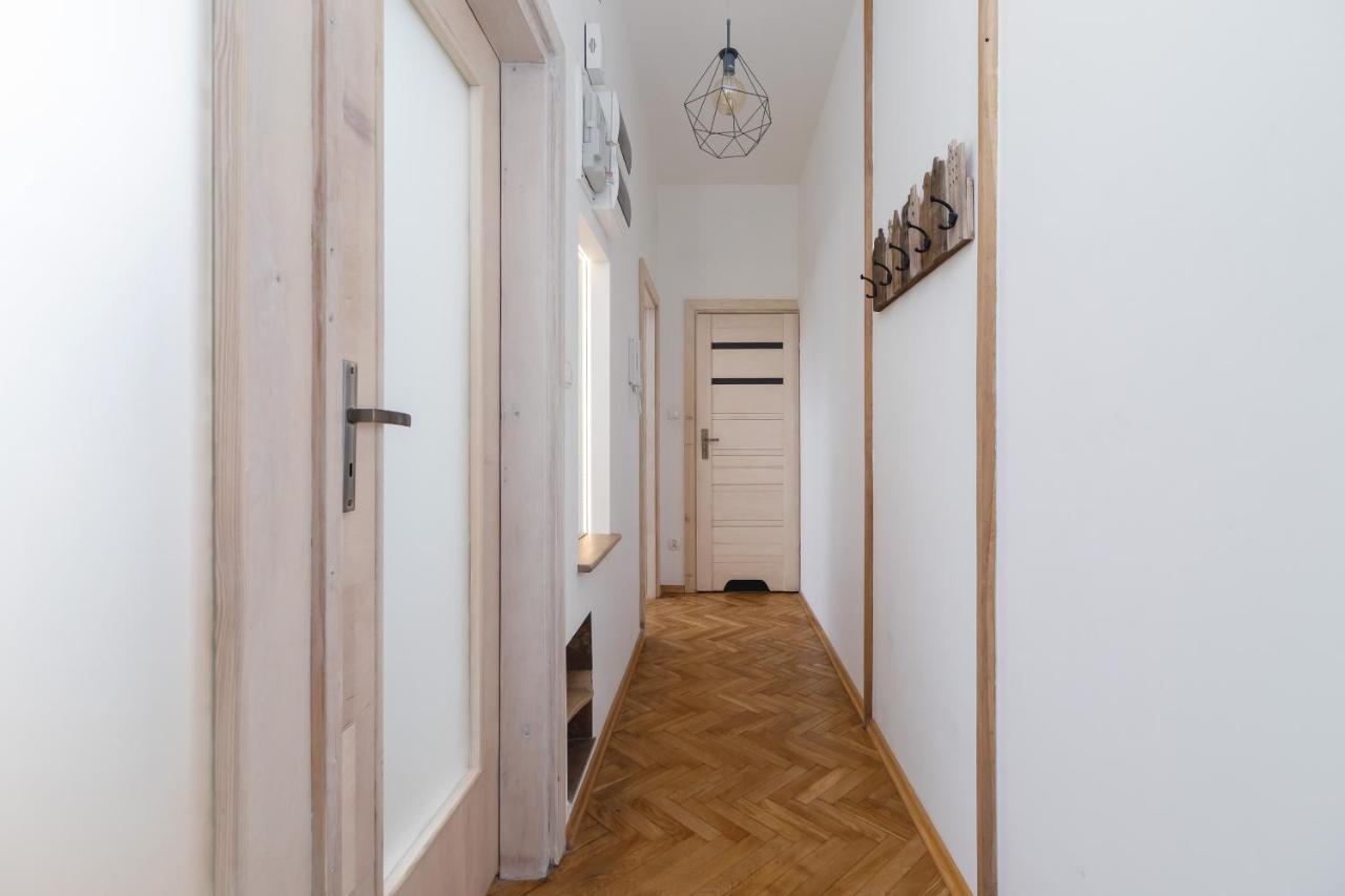 Old Town Apartments Basztowa By Renters Kraków Eksteriør billede
