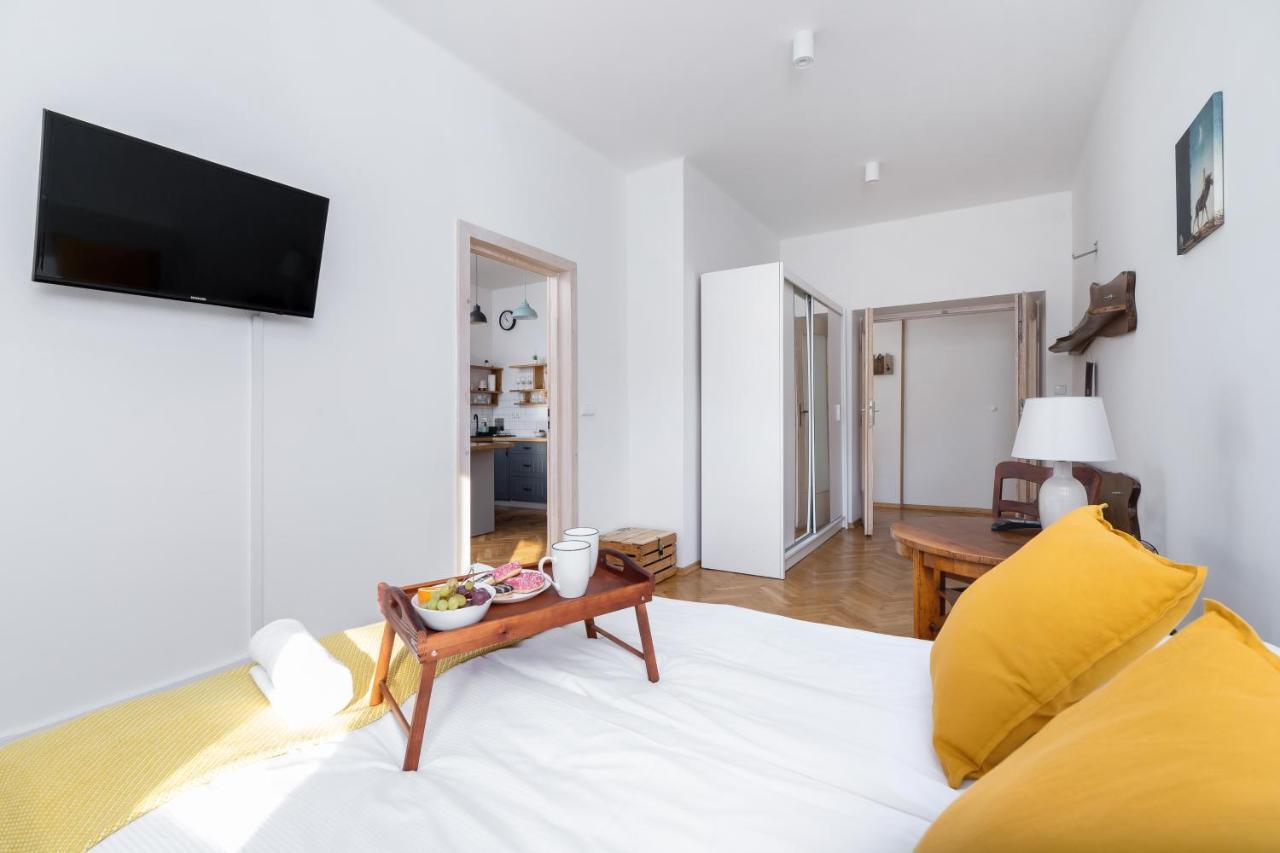 Old Town Apartments Basztowa By Renters Kraków Eksteriør billede